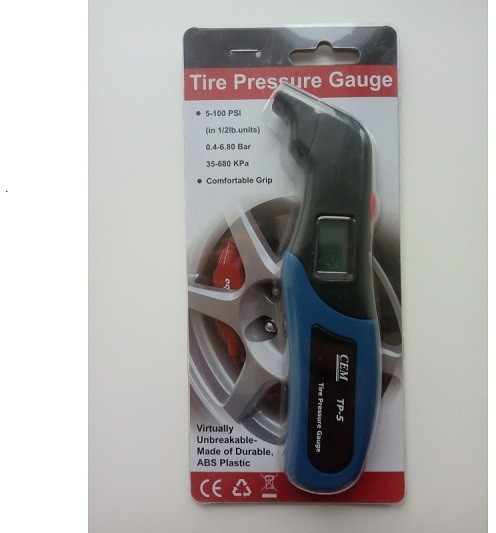 Автомобильный манометр CEM TP-5 Автомобильный манометр CEM TP-5