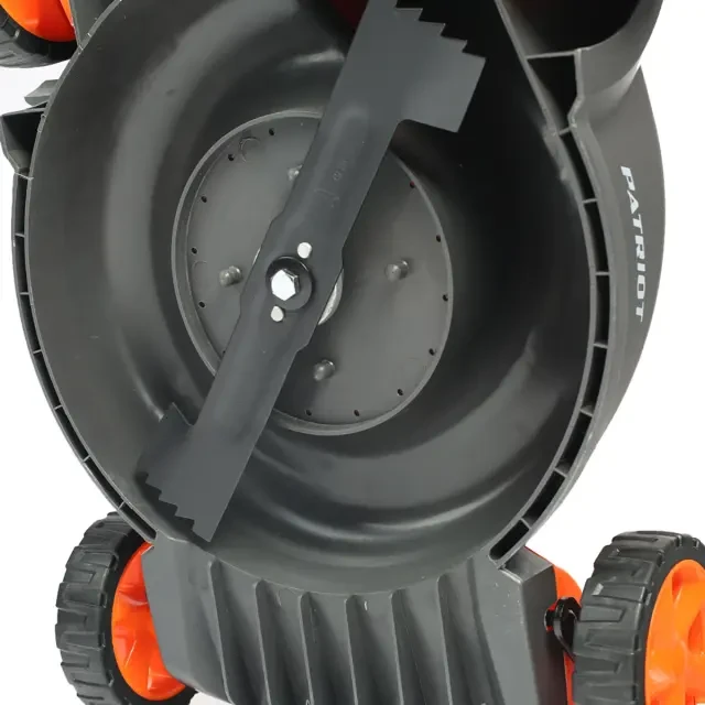 Аккумуляторная газонокосилка Patriot CM 435XL Аккумуляторная газонокосилка Patriot CM 435XL