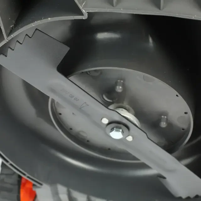 Аккумуляторная газонокосилка Patriot CM 435XL Аккумуляторная газонокосилка Patriot CM 435XL